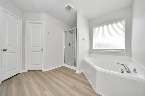 $2,400 | 3113 Foresail Lane, Santa Fe, TX 77510