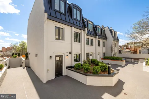 $2,250,000 | 1202 Eton Court Northwest, Unit T3, Washington, DC 20007