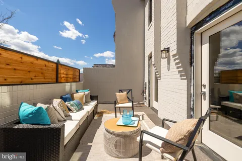 $2,250,000 | 1202 Eton Court Northwest, Unit T3, Washington, DC 20007