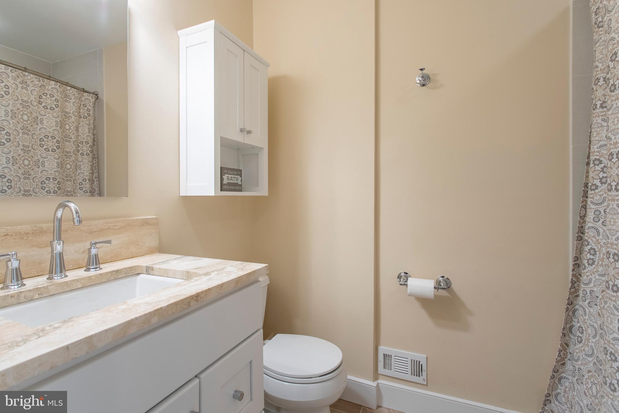 30 Rampart Drive Chesterbrook, PA 19087 - Photo 20 of 32 Hall bath