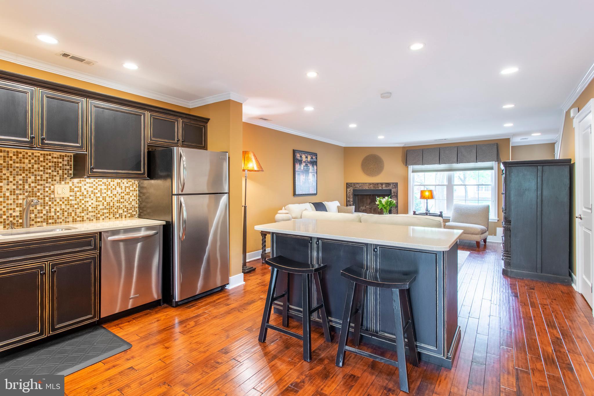 30 Rampart Drive Chesterbrook, PA 19087 - Photo 8 of 32 Island with seating