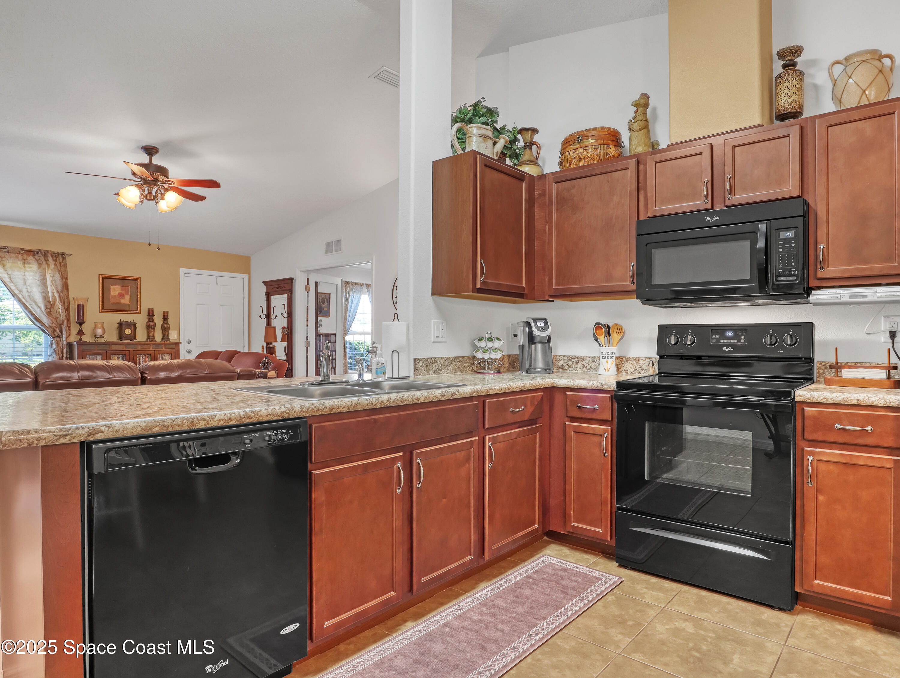 495 Danis Road Southwest Palm Bay, FL 32908 - Photo 9 of 39 495 Danis (16)