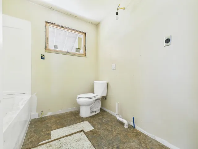 $215,000 | 1354 Main Street, Pittsburg, NH 03592