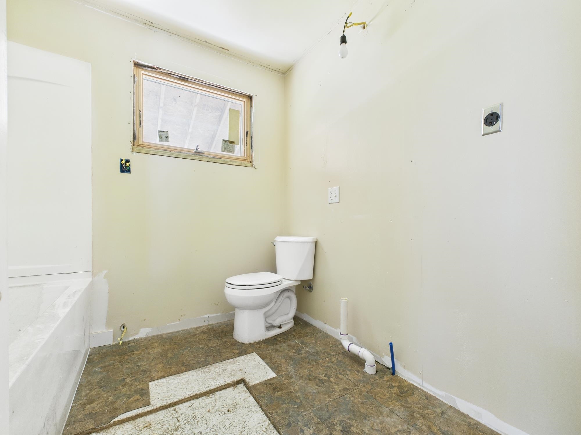 1354 Main Street Pittsburg, NH 03592 - Photo 11 of 24 Gallery Image 11