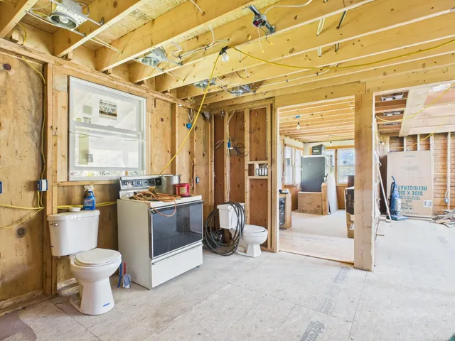 $215,000 | 1354 Main Street, Pittsburg, NH 03592