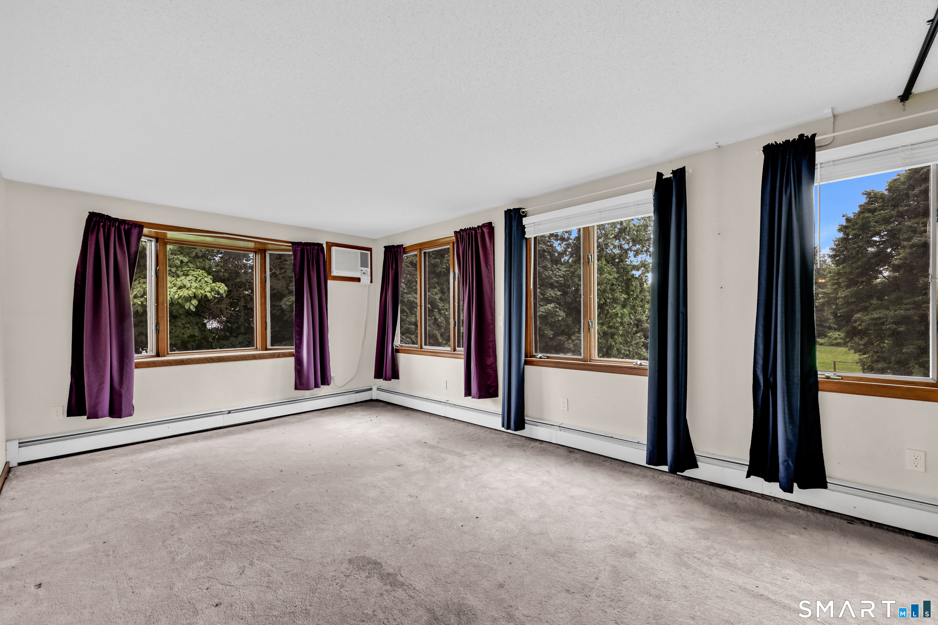 295 Wolcott Hill Road Wethersfield, CT 06109 - Photo 26 of 40 Apartment Living Room