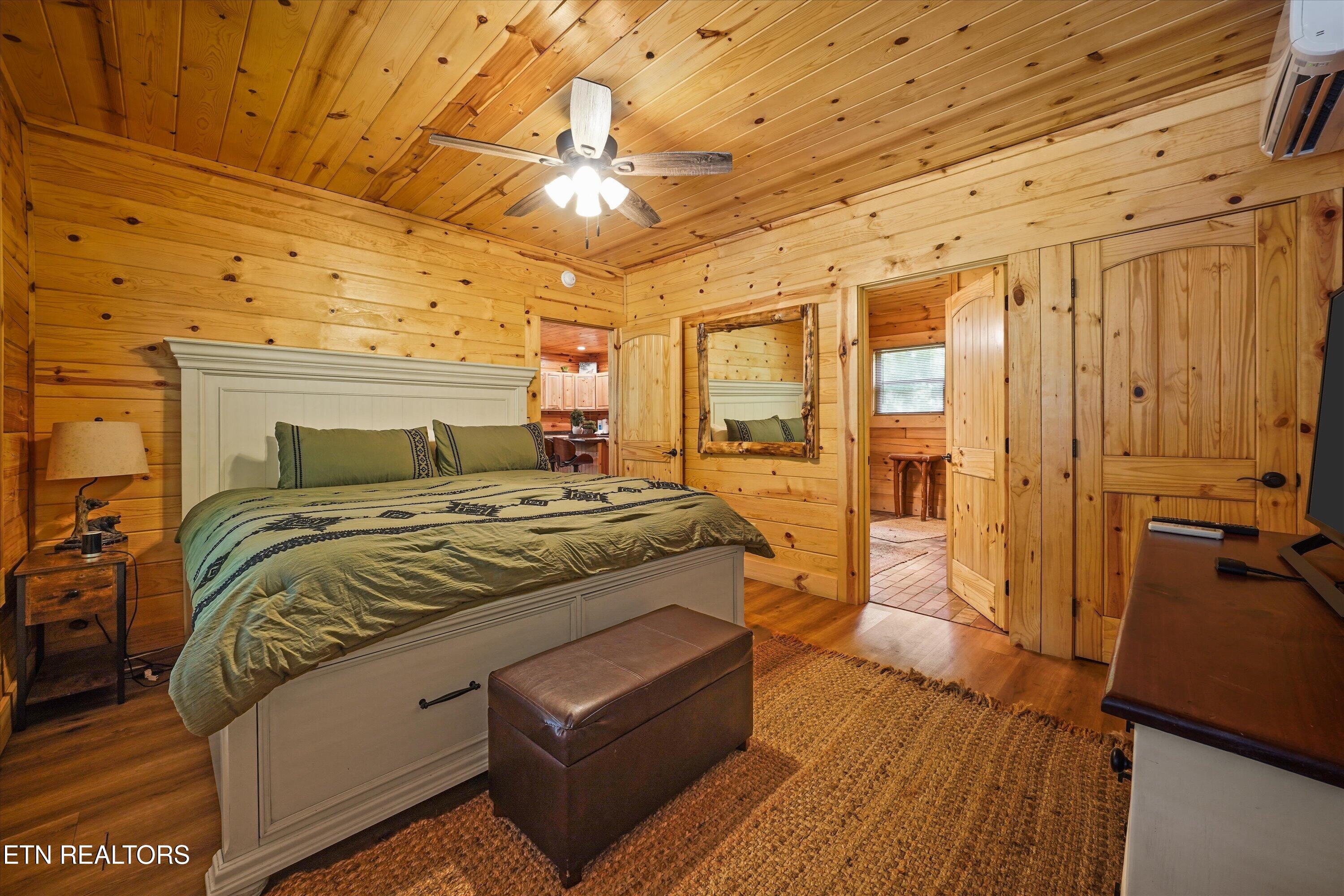 5236 Mathis Branch Road Gatlinburg, TN 37738 - Photo 21 of 51 Generous Primary Bedroom