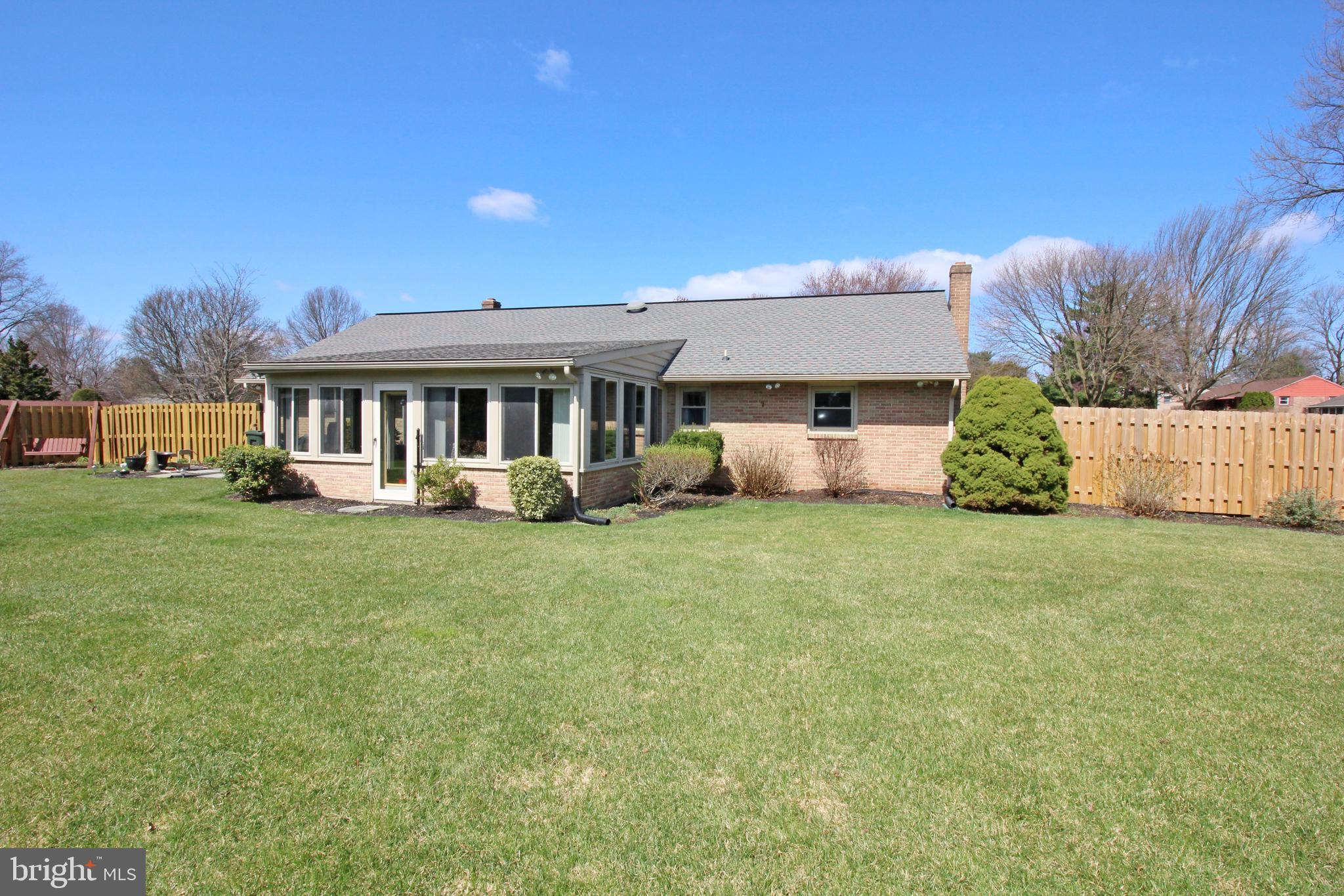 22 Farm Lane Lititz, PA 17543 - Photo 2 of 38