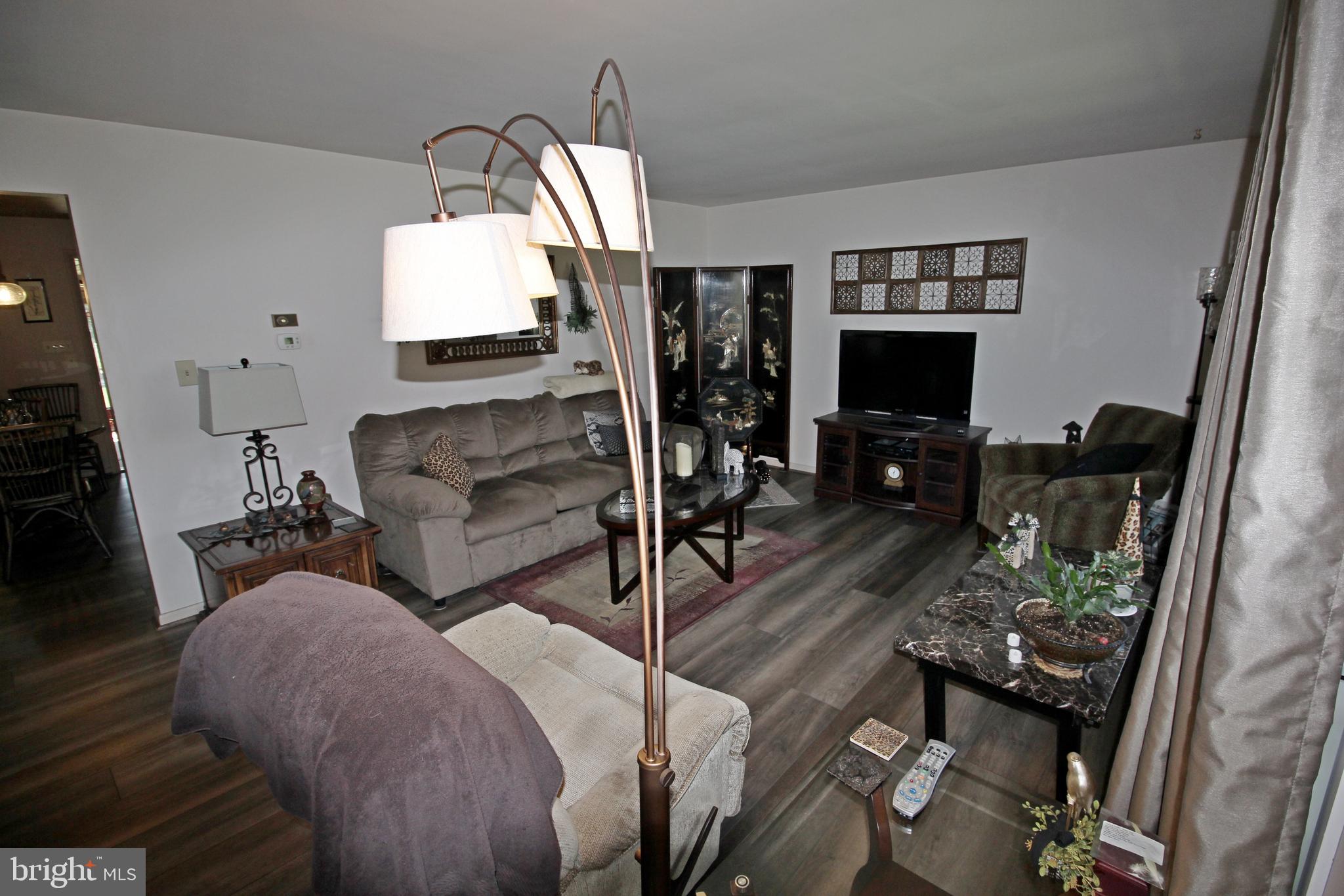 22 Farm Lane Lititz, PA 17543 - Photo 3 of 38