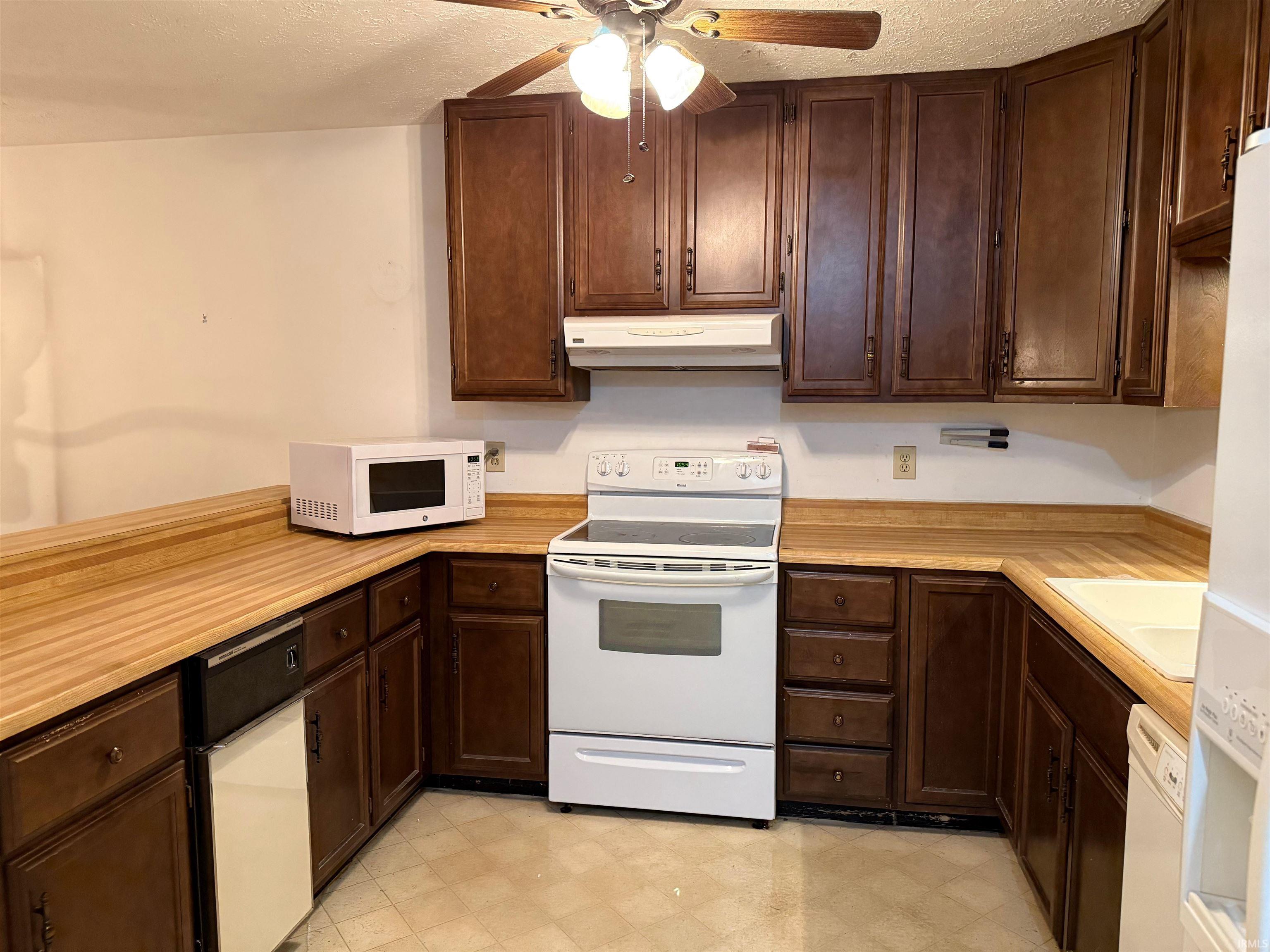 1101 Carnaby East Bloomington, IN 47401 - Photo 11 of 27