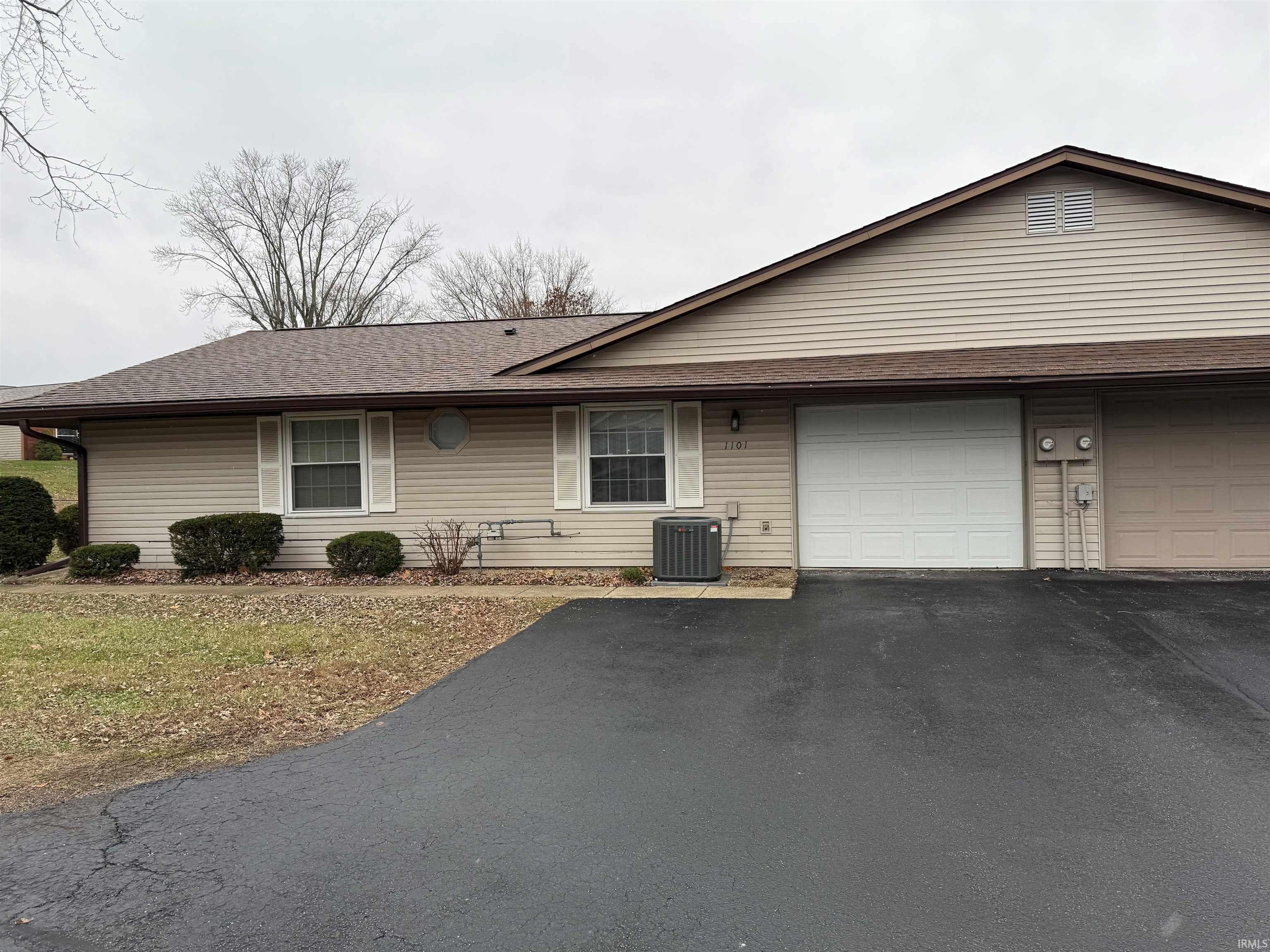 1101 Carnaby East Bloomington, IN 47401 - Photo 24 of 27