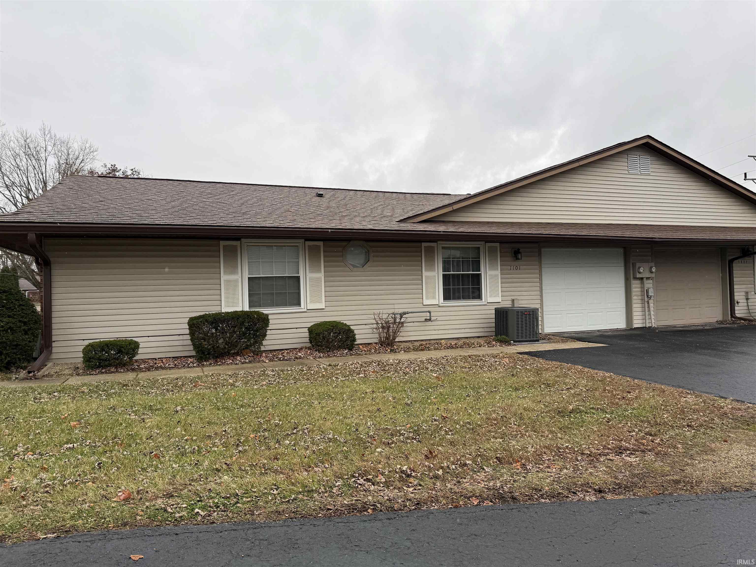 1101 Carnaby East Bloomington, IN 47401 - Photo 25 of 27