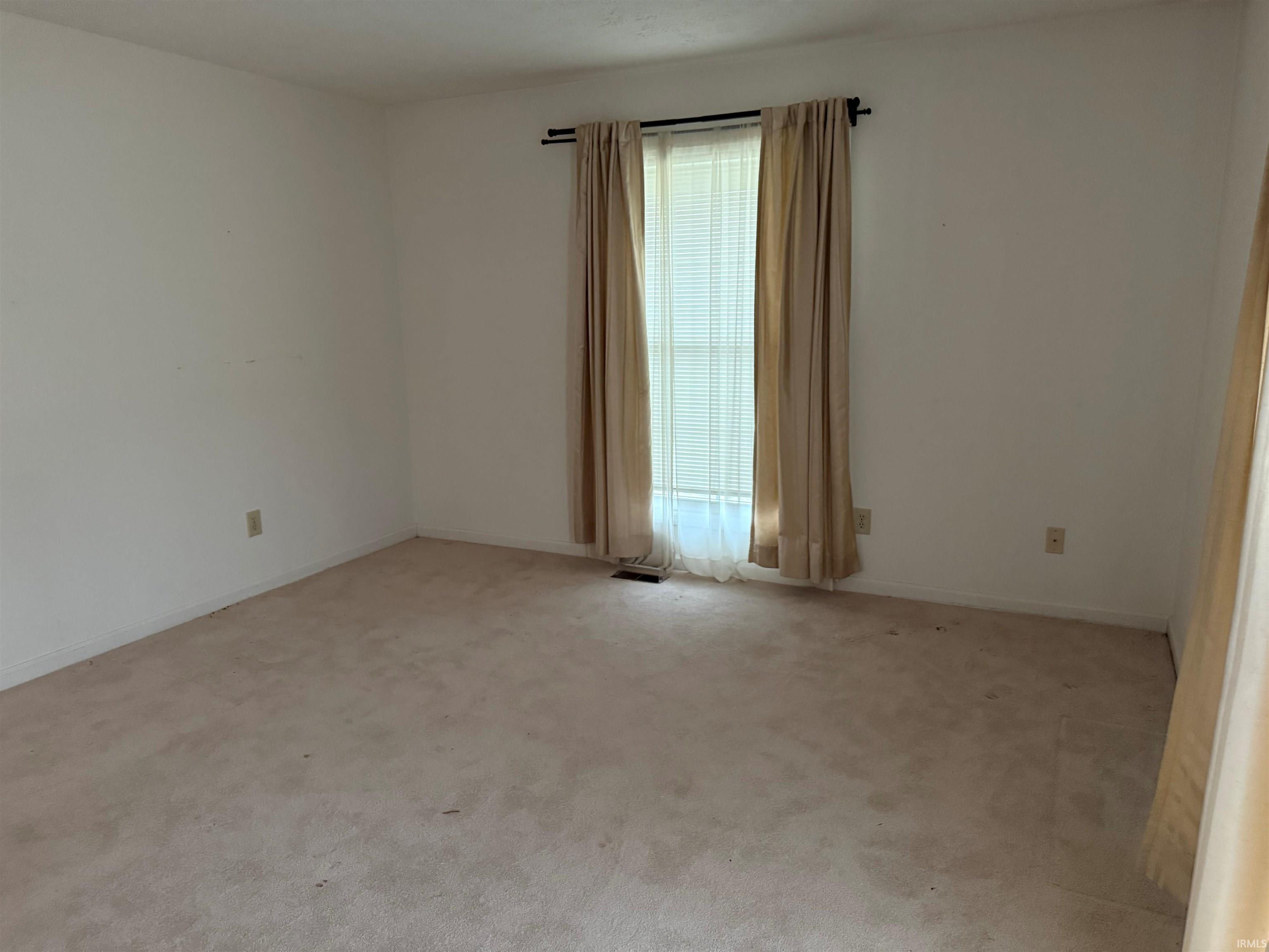 1101 Carnaby East Bloomington, IN 47401 - Photo 5 of 27