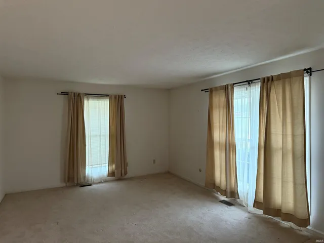 $226,500 | 1101 Carnaby East, Bloomington, IN 47401