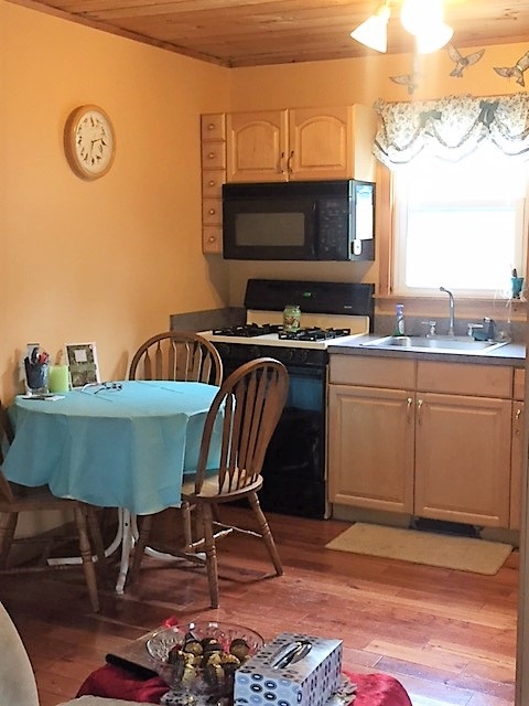 23 Spring Street Hillsborough, NH 03244 - Photo 14 of 16 Gallery Image 14