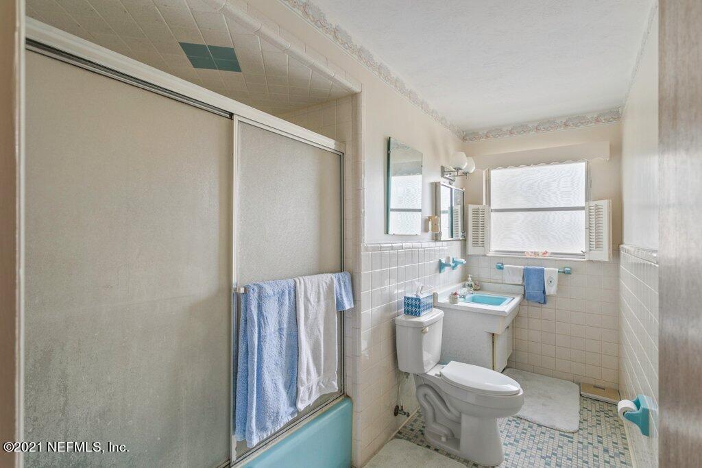 5434 Sanders Road Jacksonville, FL 32277 - Photo 17 of 31 Bathroom