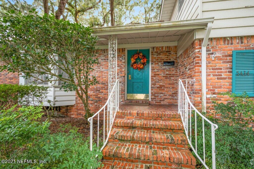 5434 Sanders Road Jacksonville, FL 32277 - Photo 5 of 31 Welcoming Front Steps