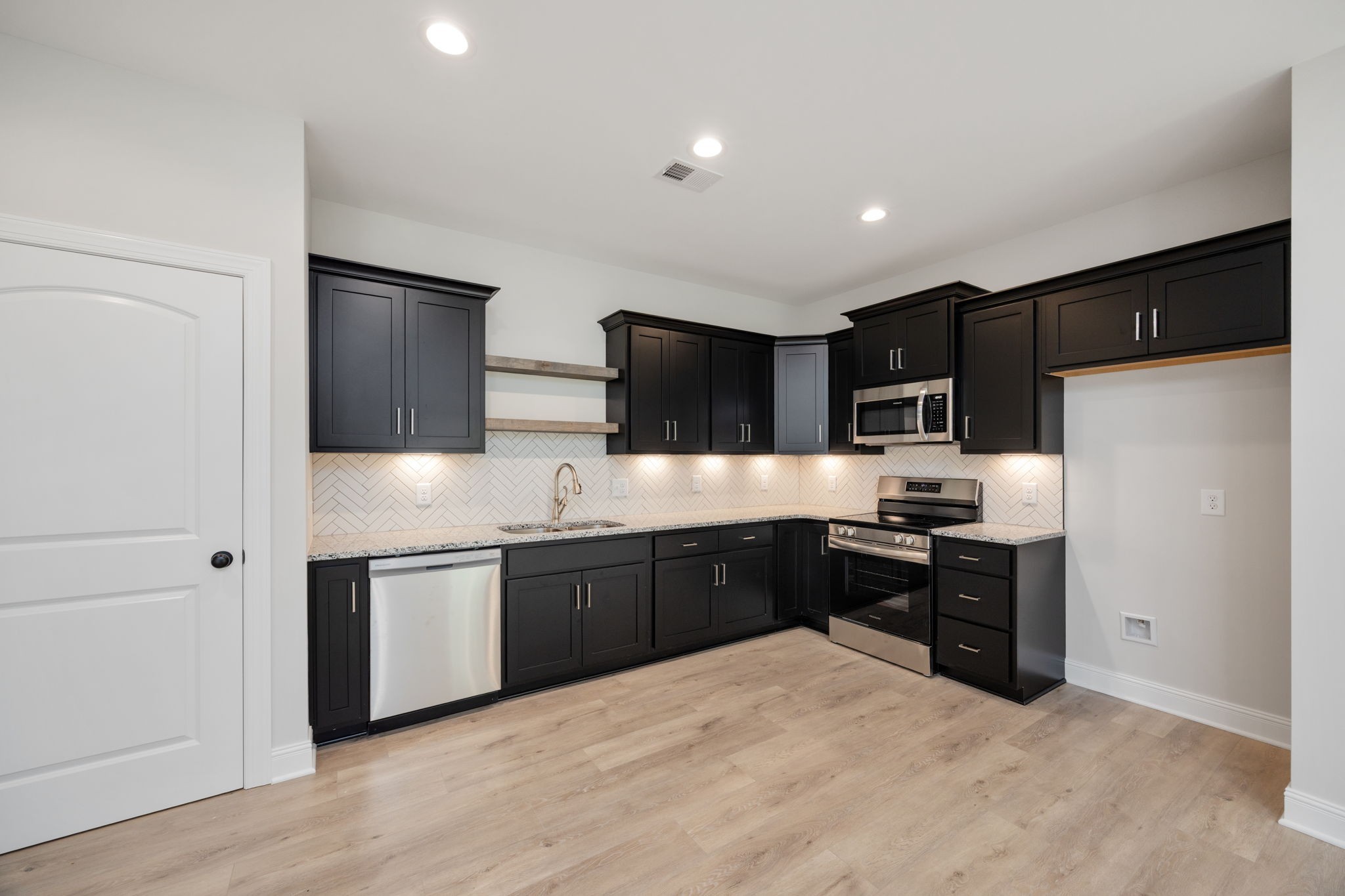 2033 Rylee Way Greenbrier, TN 37073 - Photo 6 of 13