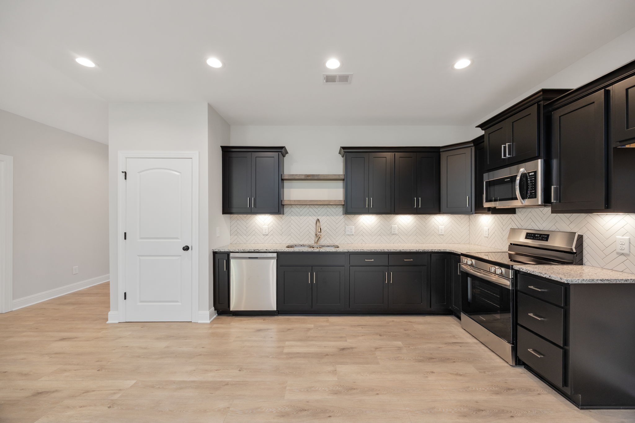 2033 Rylee Way Greenbrier, TN 37073 - Photo 7 of 13