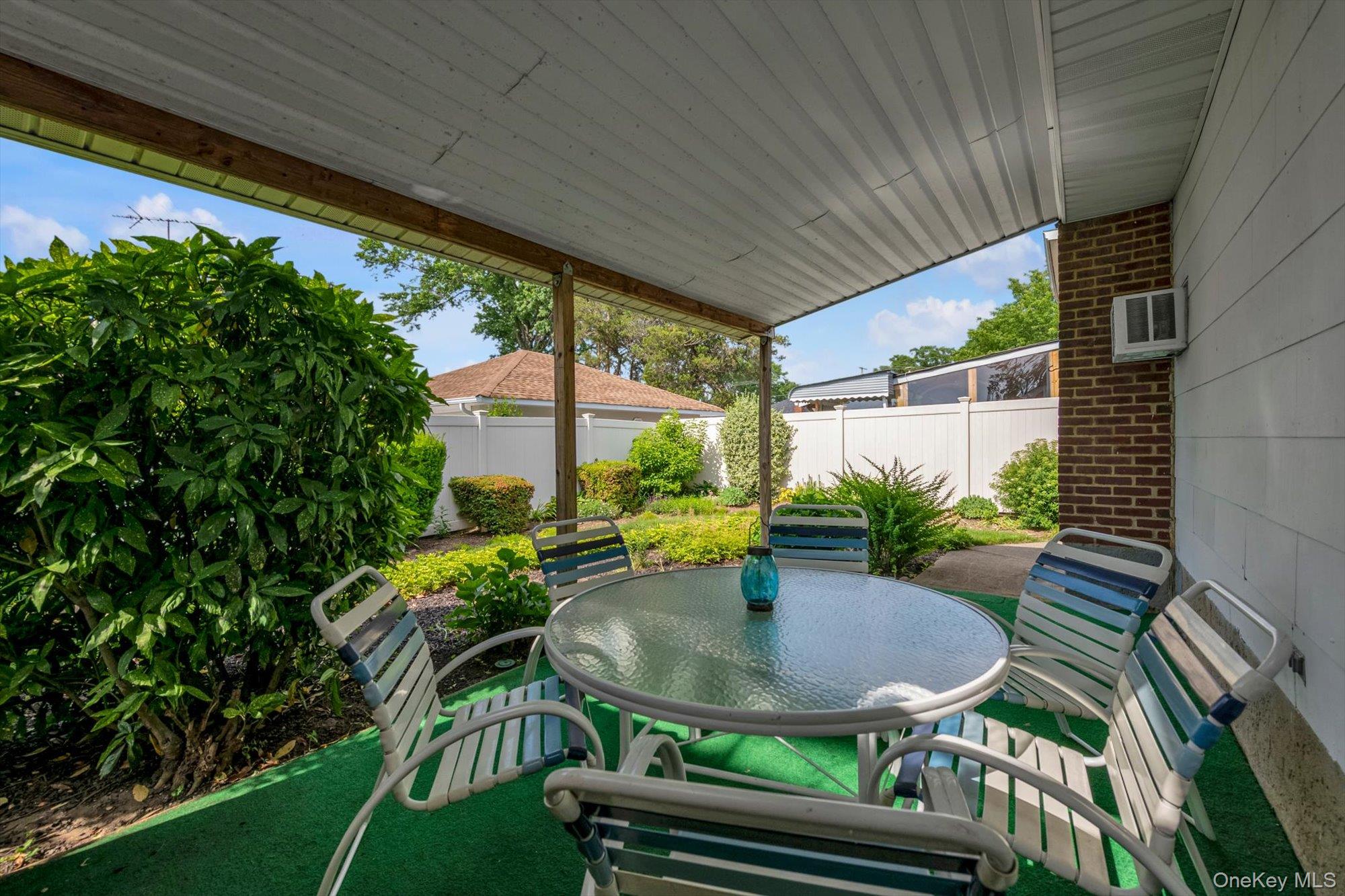 57 Lawrence Road Hempstead, NY 11550 - Photo 15 of 19