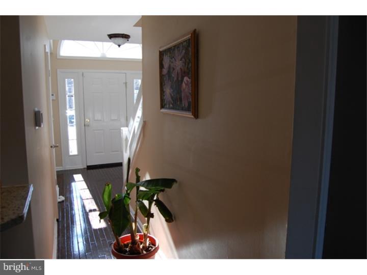 297 Fox Run Exton, PA 19341 - Photo 3 of 20 Hallway