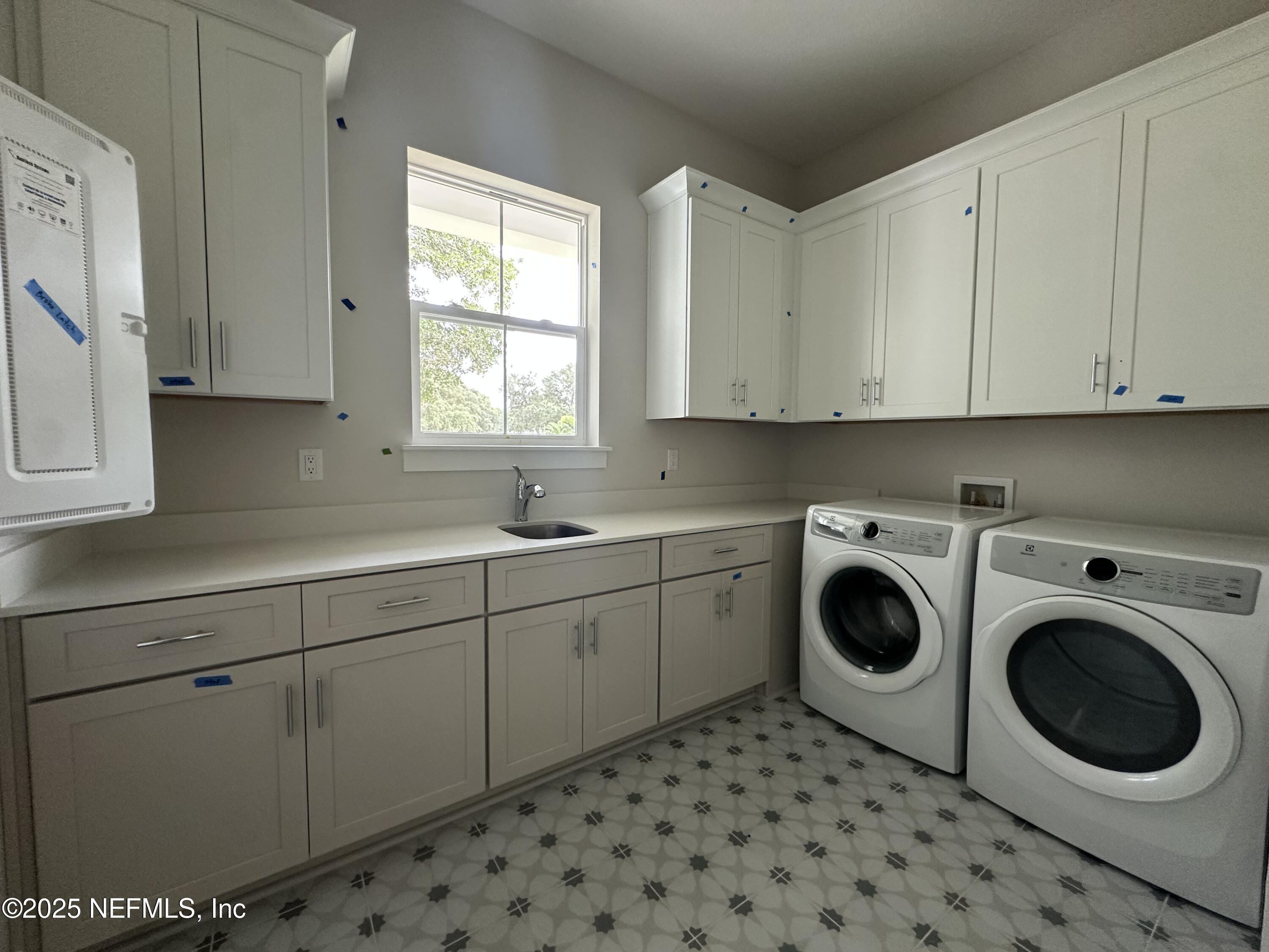 809 Brandywine Court St. Augustine, FL 32086 - Photo 18 of 63 Laundry room