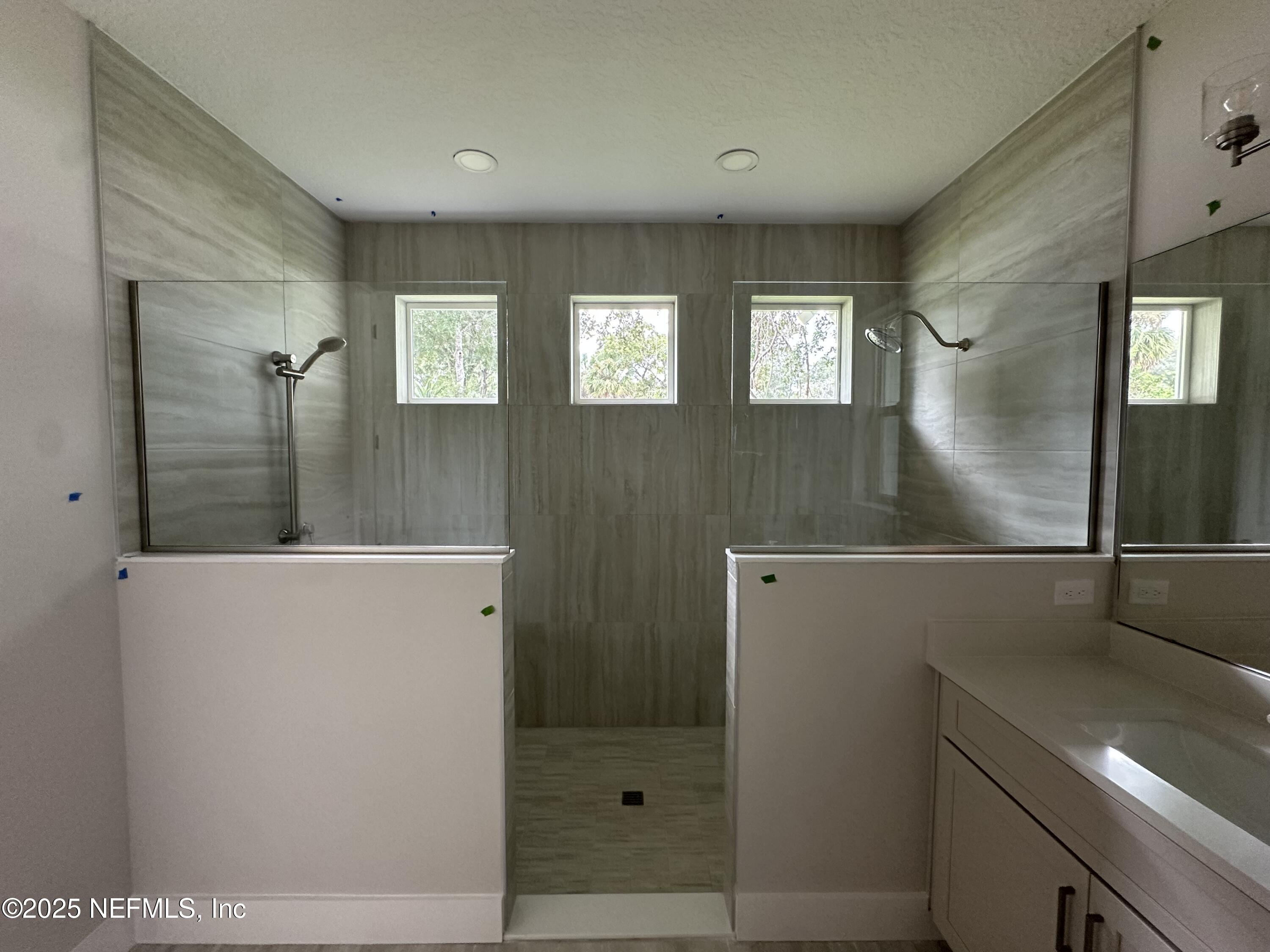 809 Brandywine Court St. Augustine, FL 32086 - Photo 23 of 63 Primary bathroom