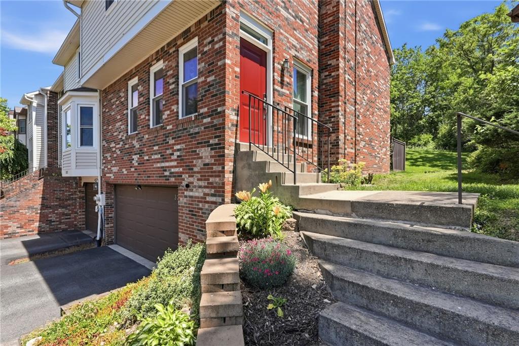 329 Spring Run Drive Monroeville, PA 15146 - Photo 6 of 40