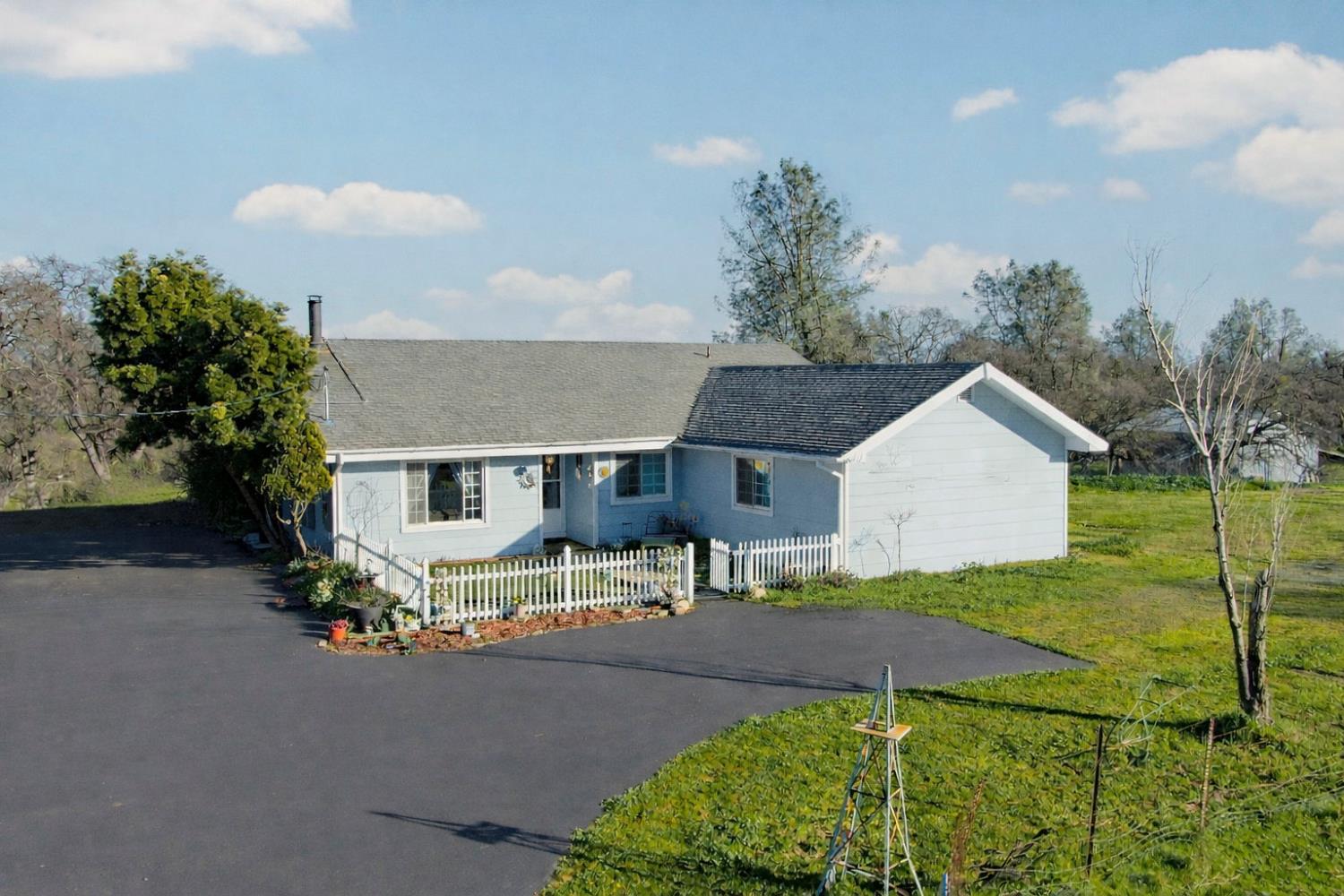 3653 Chuckwagon Drive Copperopolis, CA 95228 - Photo 66 of 73 a view of a house with backyard and garden