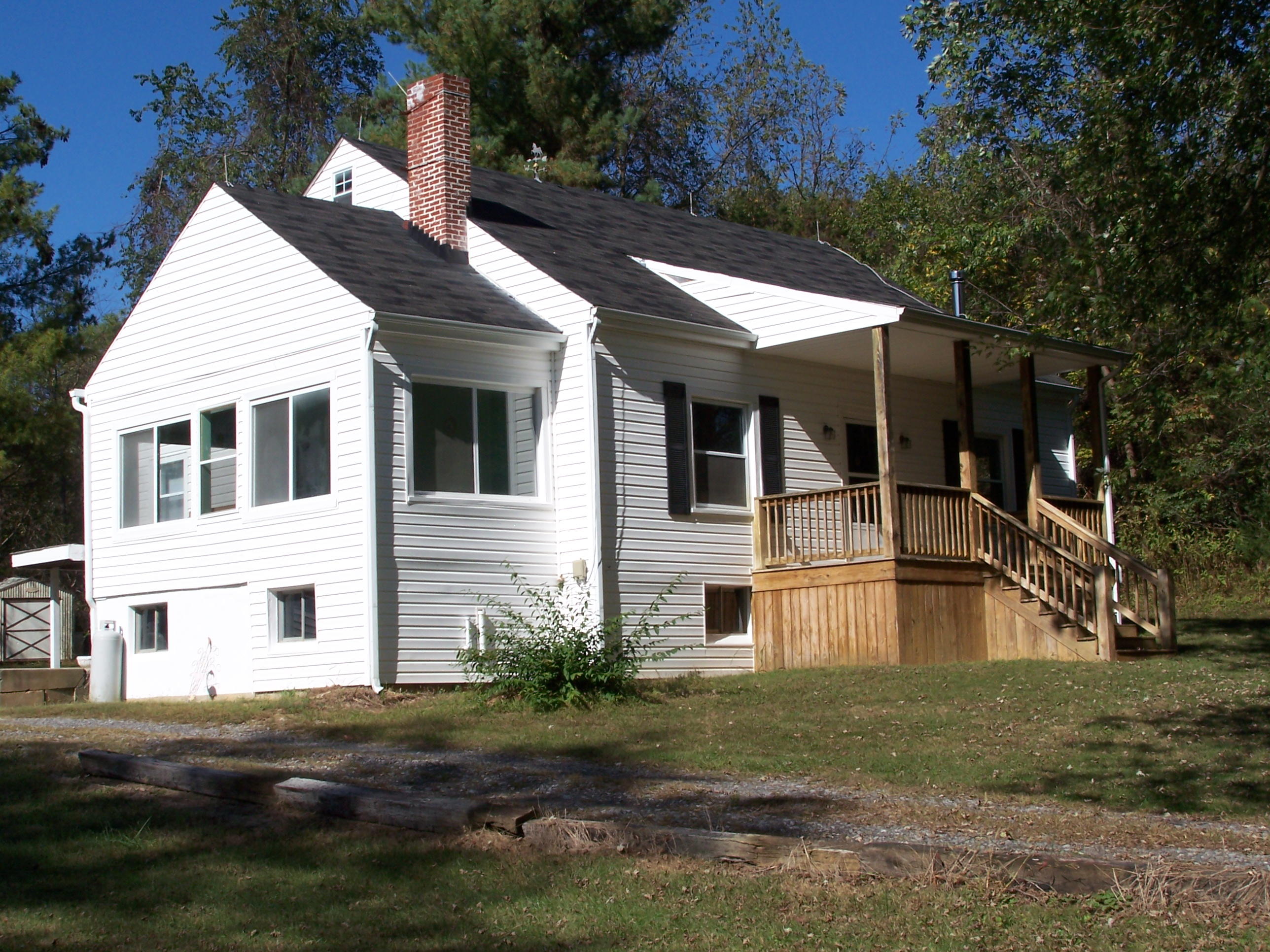 5575 Roanoke Road Fincastle, VA 24090 - Photo 1 of 29 Welcome