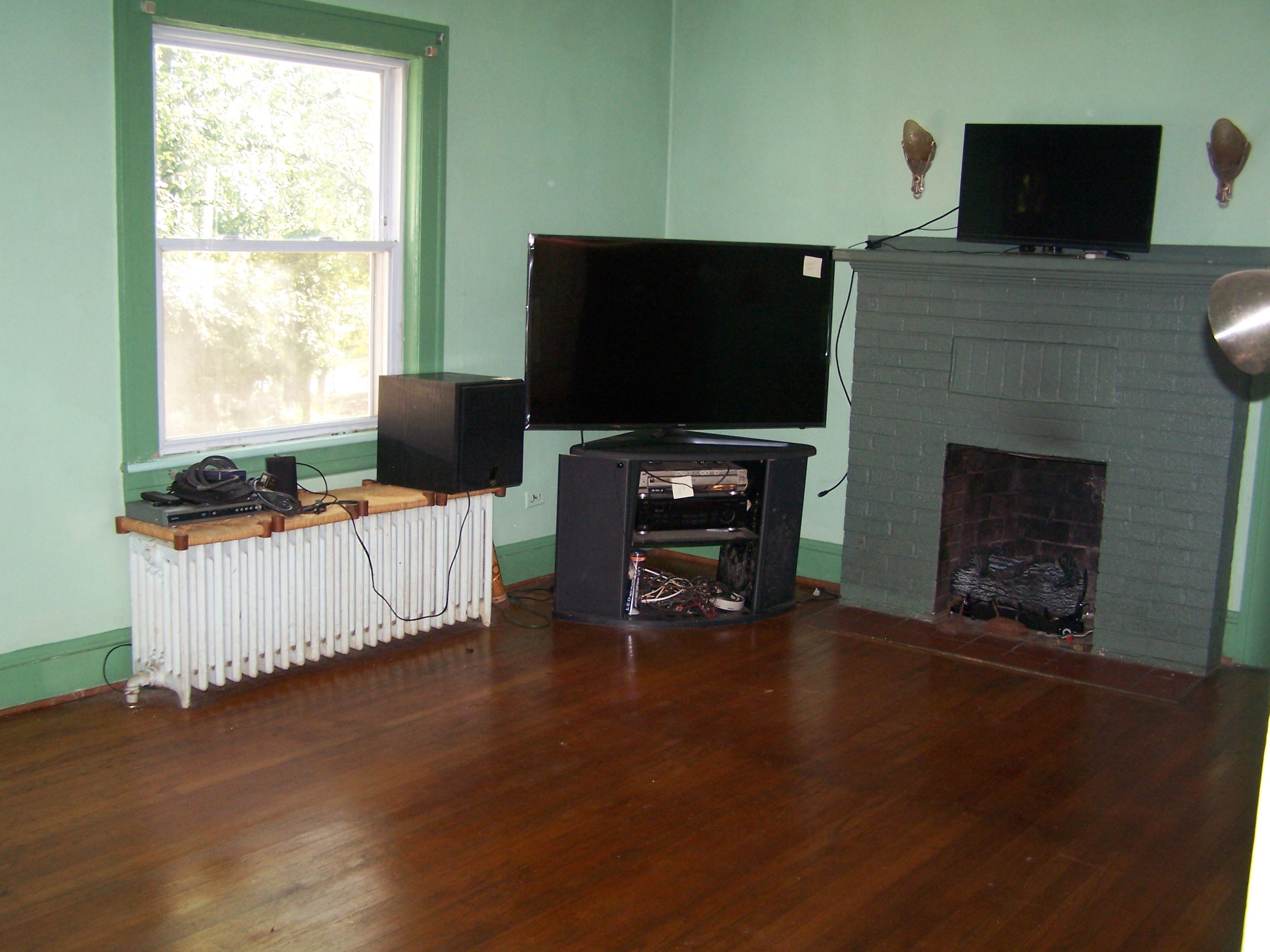 5575 Roanoke Road Fincastle, VA 24090 - Photo 11 of 29 Living Room (2)
