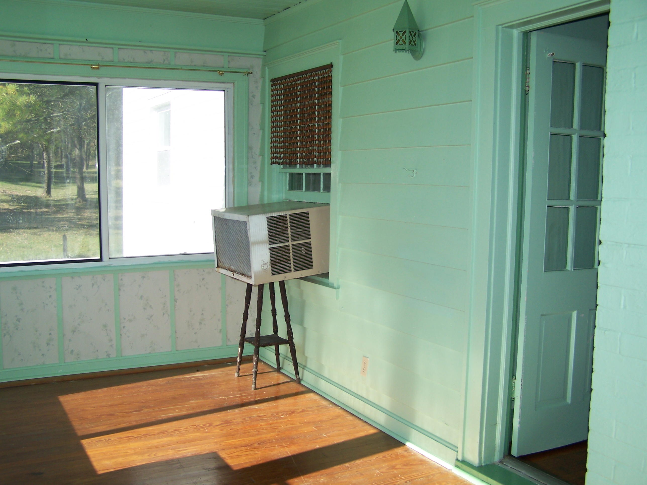 5575 Roanoke Road Fincastle, VA 24090 - Photo 22 of 29 Sunroom