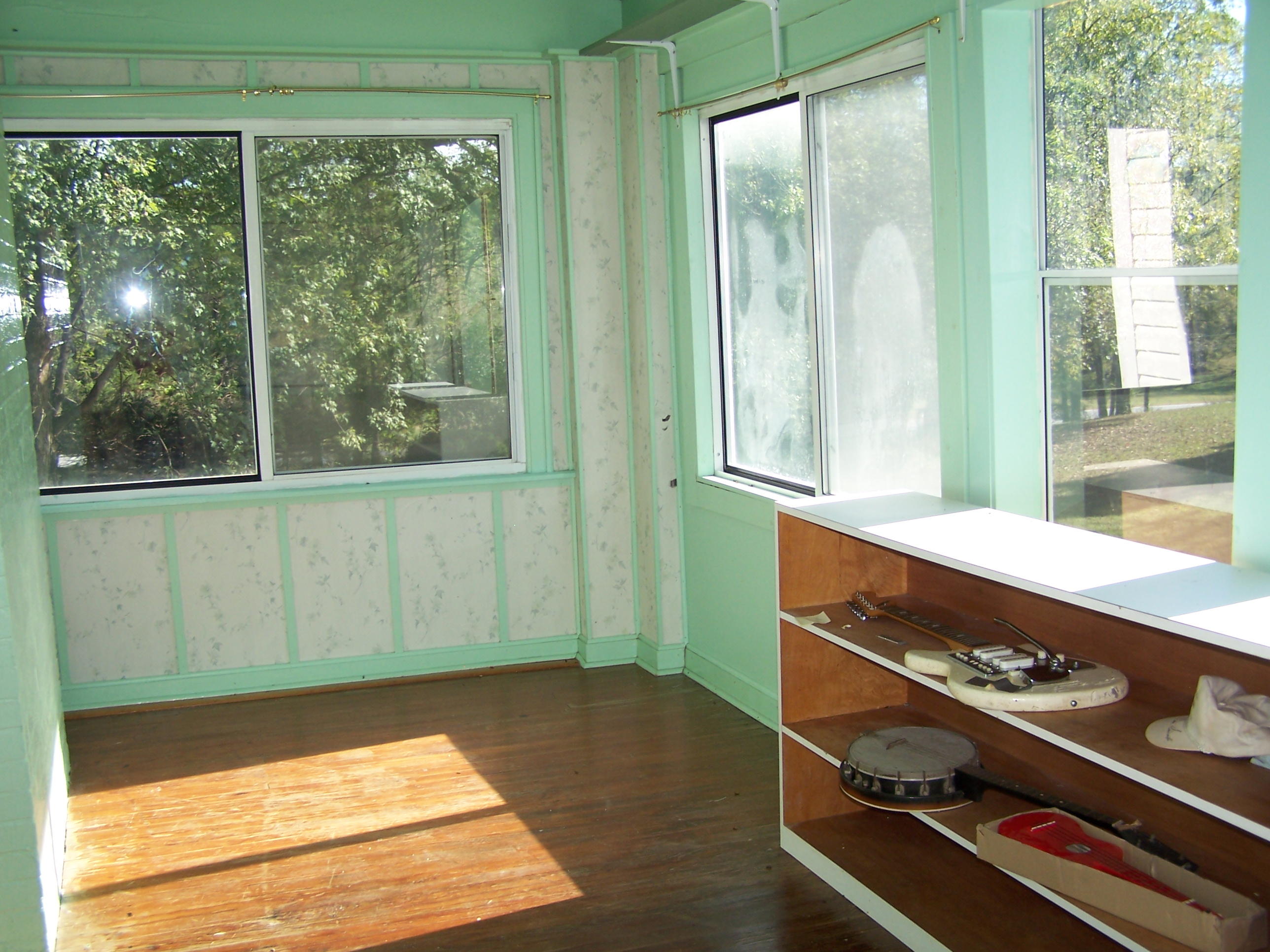 5575 Roanoke Road Fincastle, VA 24090 - Photo 23 of 29 Sunroom (2)