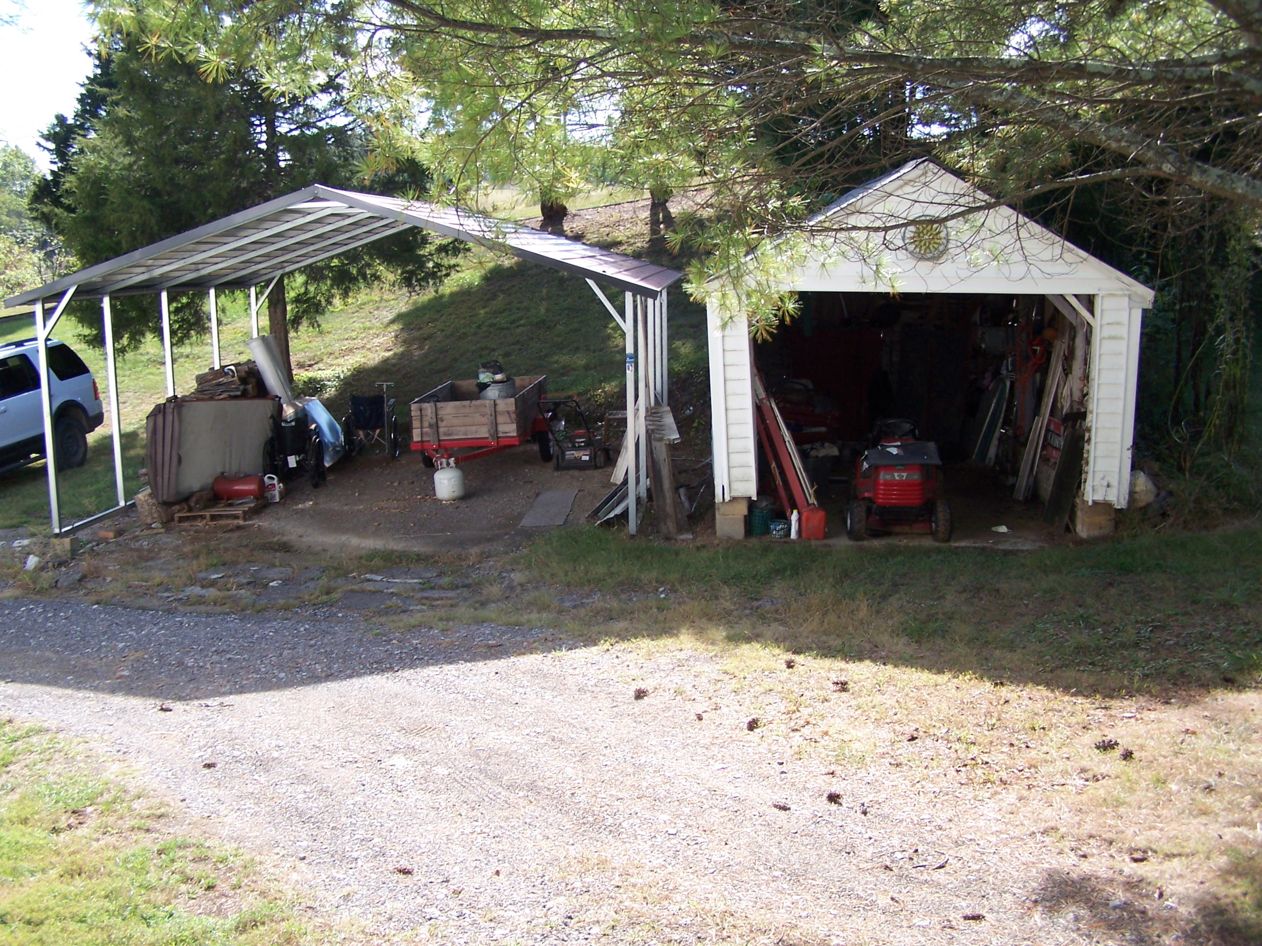 5575 Roanoke Road Fincastle, VA 24090 - Photo 4 of 29 2-car carport plus 1-car garage