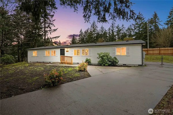 $425,000 | 6494 Glen Court Southeast, Lacey, WA 98503