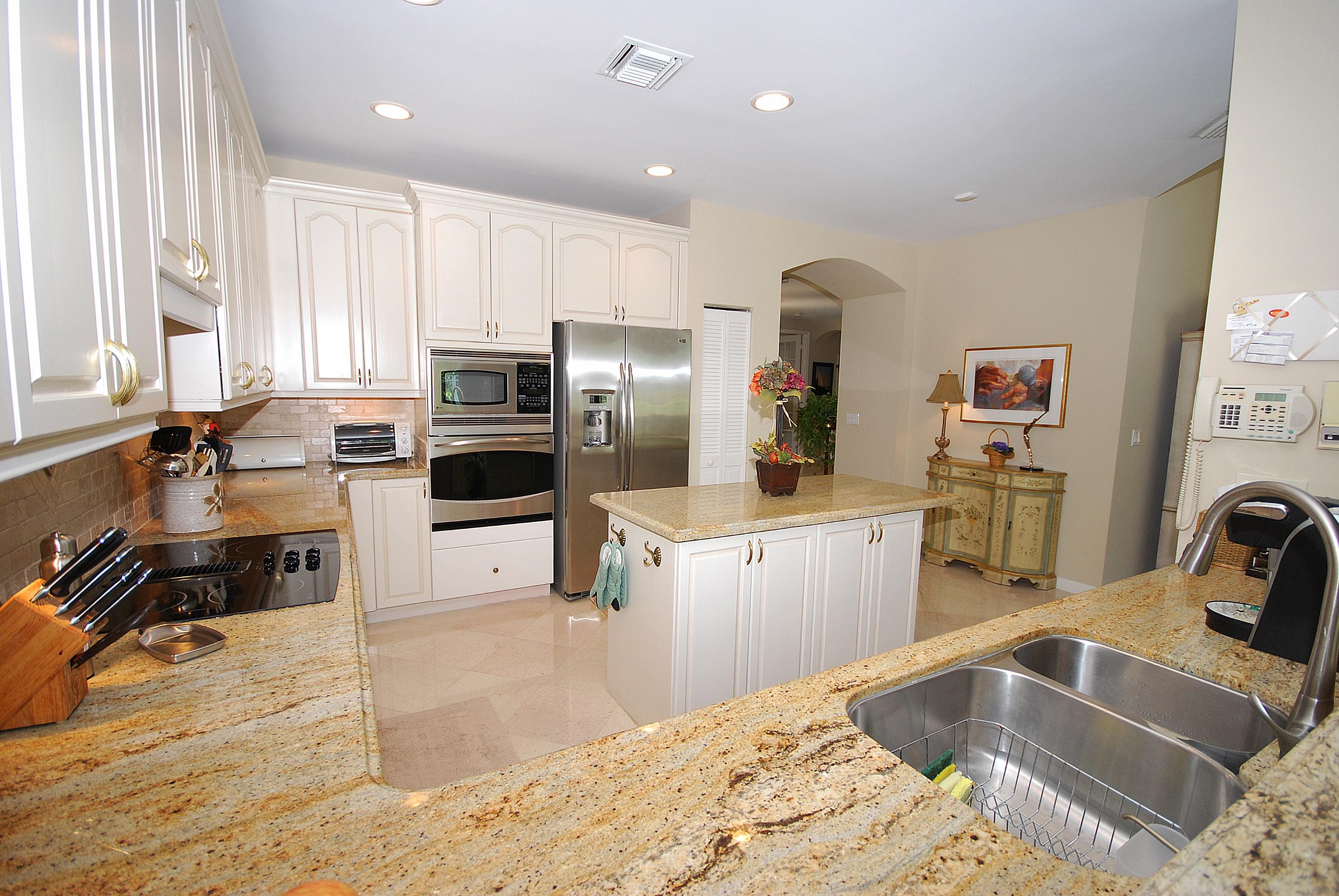 20646 Northwest 26th Avenue Boca Raton, FL 33434 - Photo 9 of 31 Kitchen