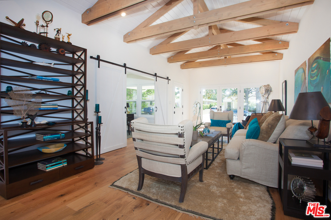 7810 Dunbarton Avenue Los Angeles, CA 90045 - Photo 12 of 48