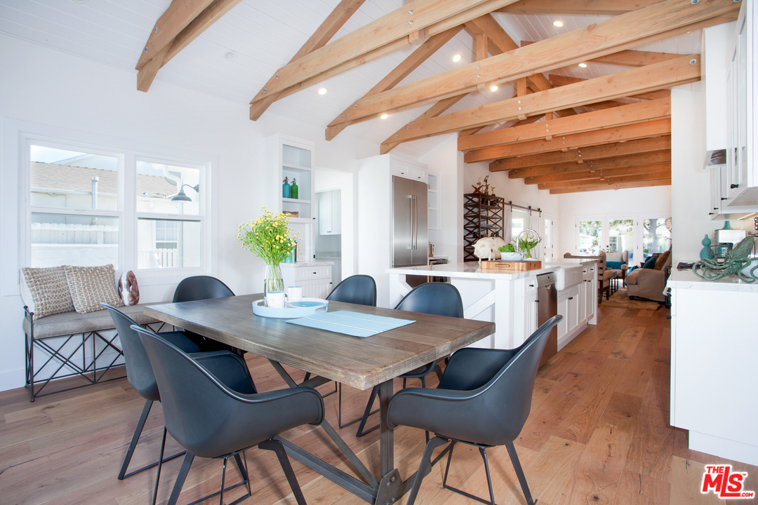 7810 Dunbarton Avenue Los Angeles, CA 90045 - Photo 20 of 48