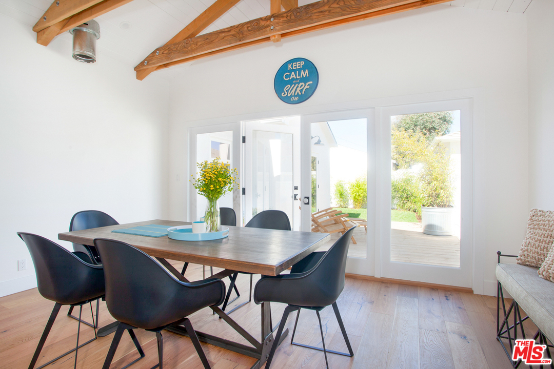 7810 Dunbarton Avenue Los Angeles, CA 90045 - Photo 21 of 48