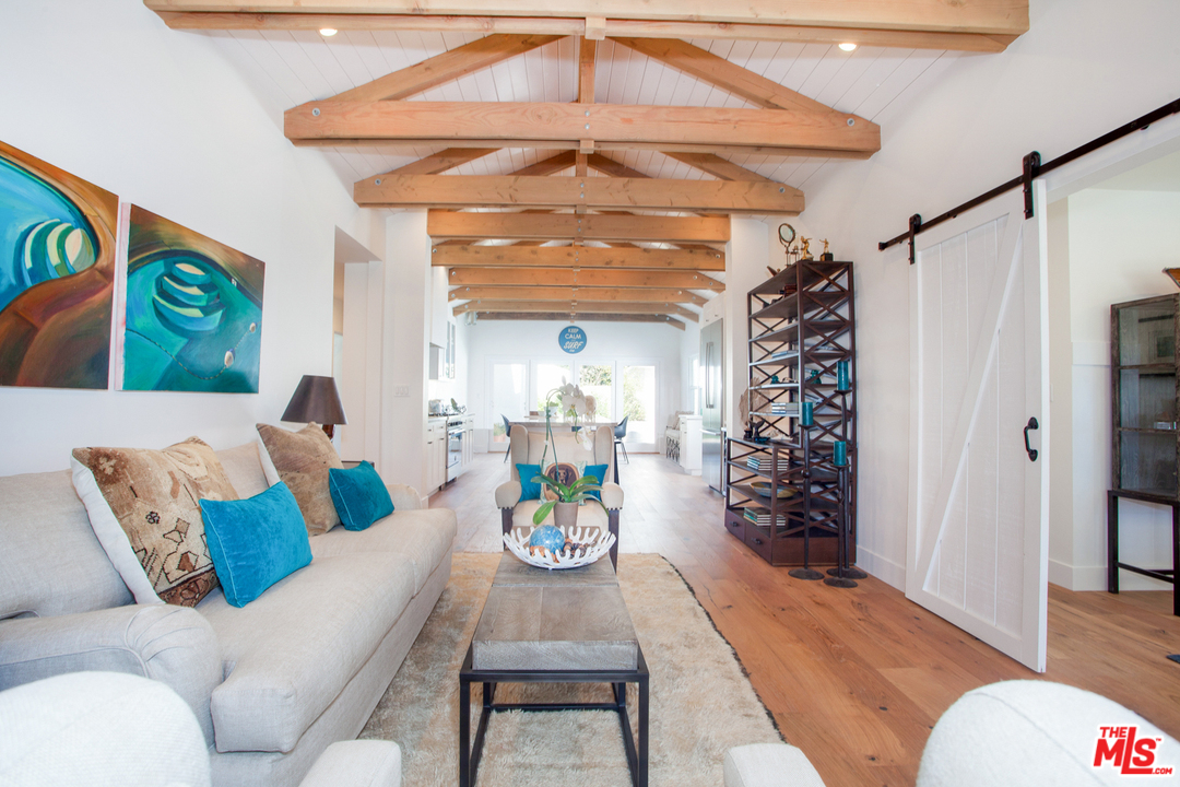 7810 Dunbarton Avenue Los Angeles, CA 90045 - Photo 22 of 48