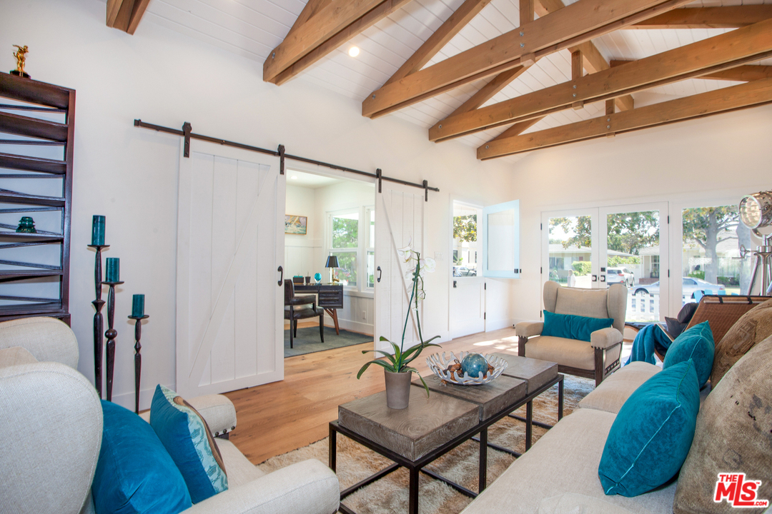 7810 Dunbarton Avenue Los Angeles, CA 90045 - Photo 23 of 48