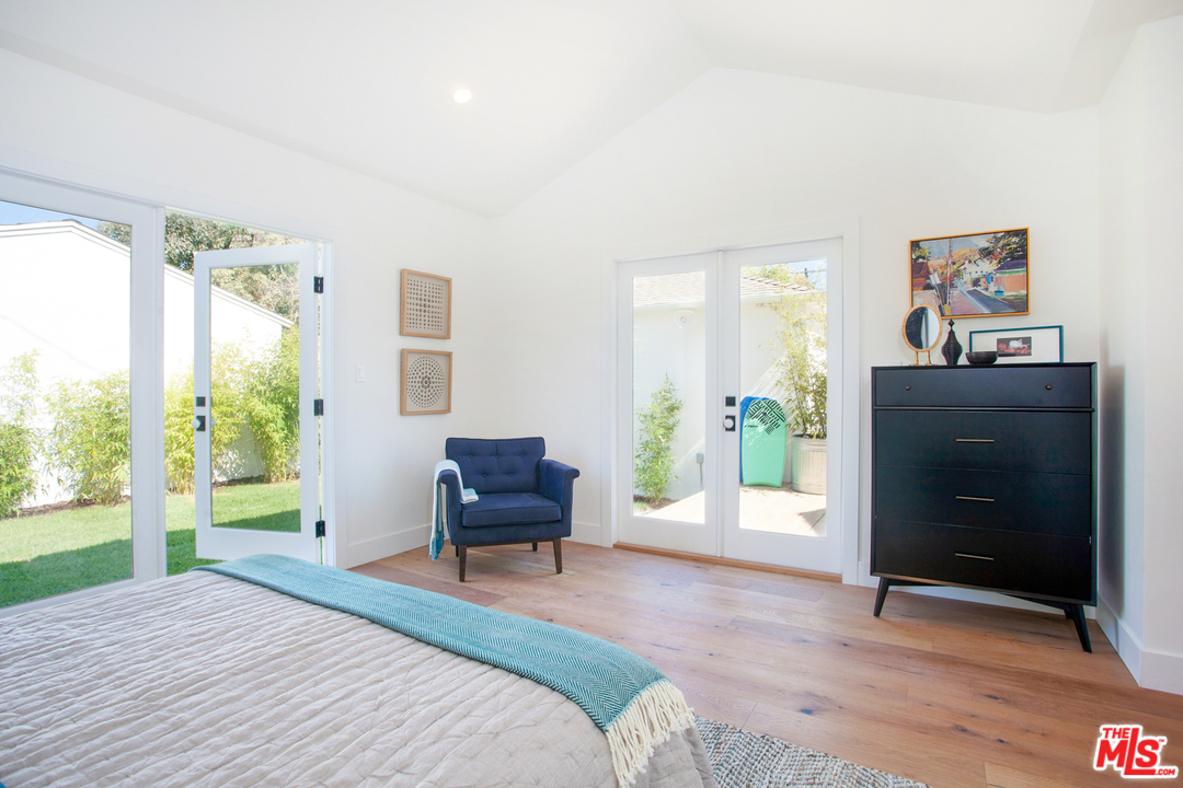 7810 Dunbarton Avenue Los Angeles, CA 90045 - Photo 27 of 48