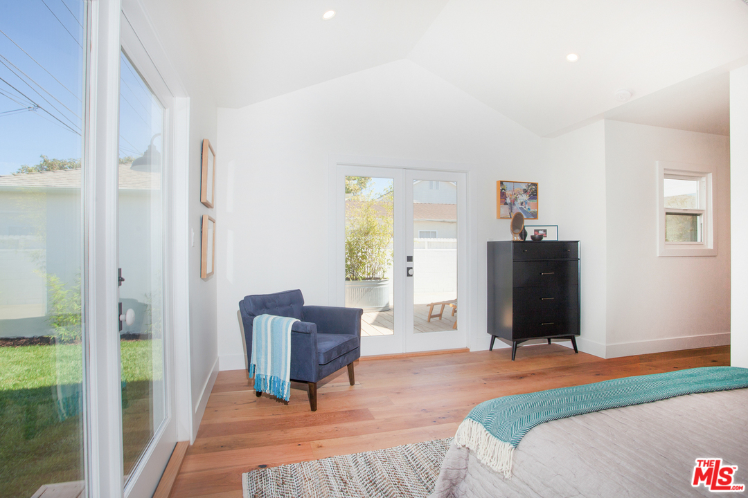 7810 Dunbarton Avenue Los Angeles, CA 90045 - Photo 28 of 48