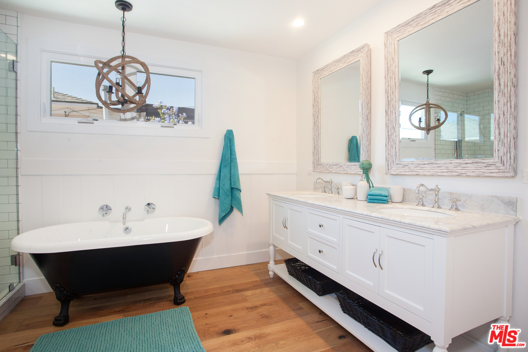 7810 Dunbarton Avenue Los Angeles, CA 90045 - Photo 31 of 48