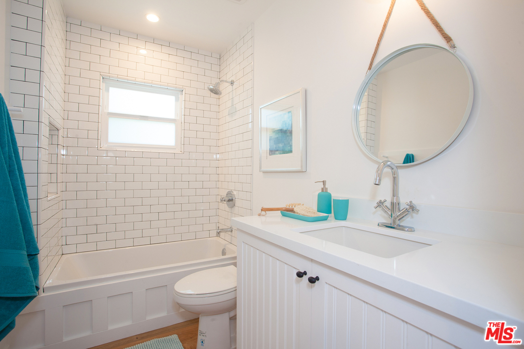 7810 Dunbarton Avenue Los Angeles, CA 90045 - Photo 38 of 48