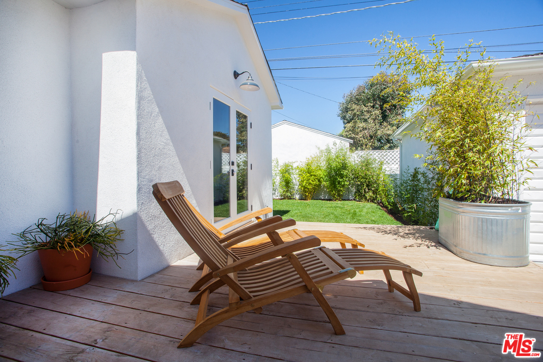 7810 Dunbarton Avenue Los Angeles, CA 90045 - Photo 42 of 48