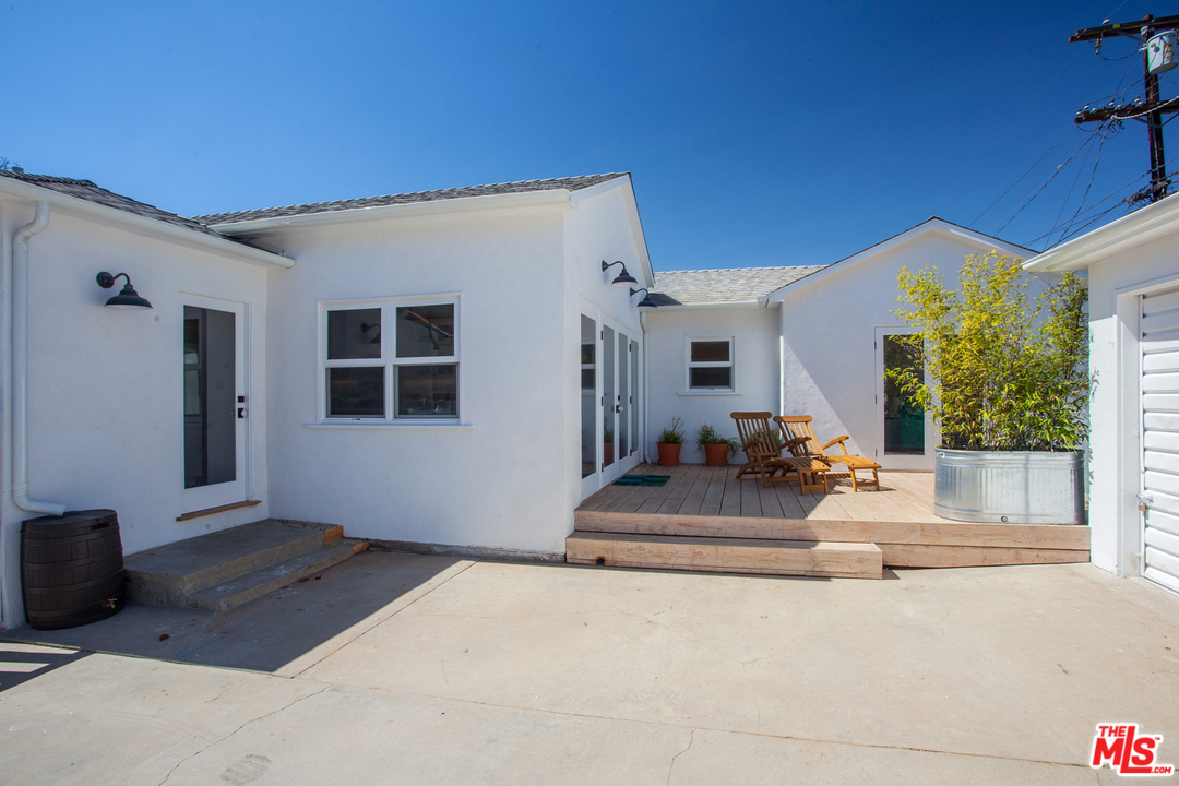 7810 Dunbarton Avenue Los Angeles, CA 90045 - Photo 44 of 48