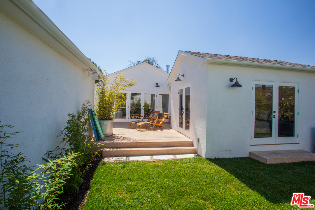 7810 Dunbarton Avenue Los Angeles, CA 90045 - Photo 46 of 48