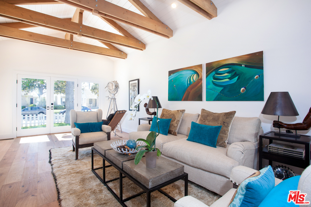 7810 Dunbarton Avenue Los Angeles, CA 90045 - Photo 8 of 48