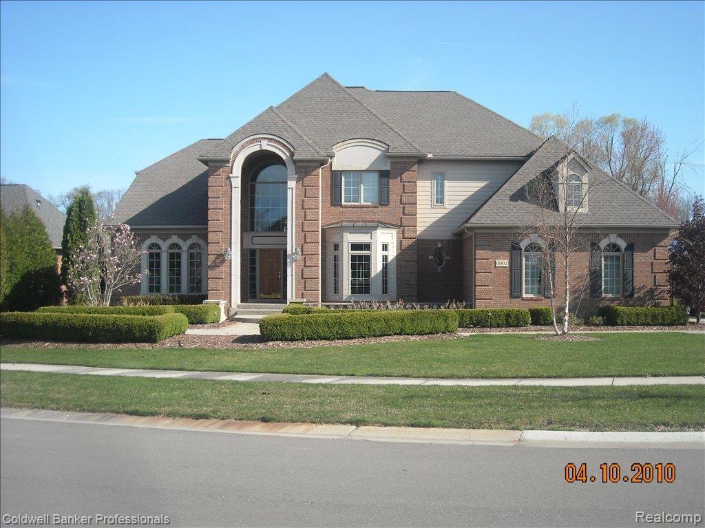 6992 Oakhurst Ridge Road Clarkston, MI 48348 - Photo 1 of 18 Front Elevation